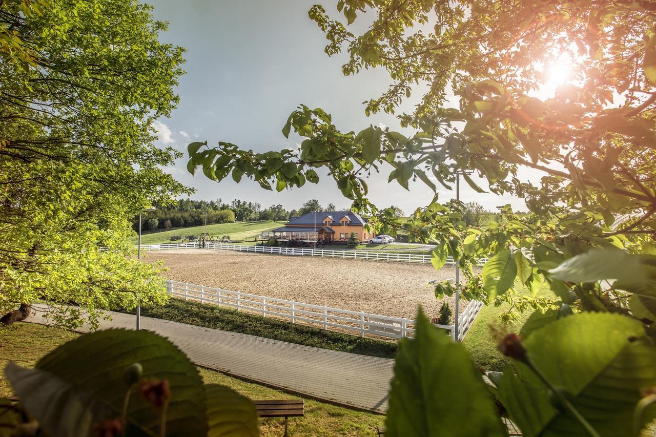 Hotel Horse Riding - Jezdecky Areal Tršice מראה חיצוני תמונה